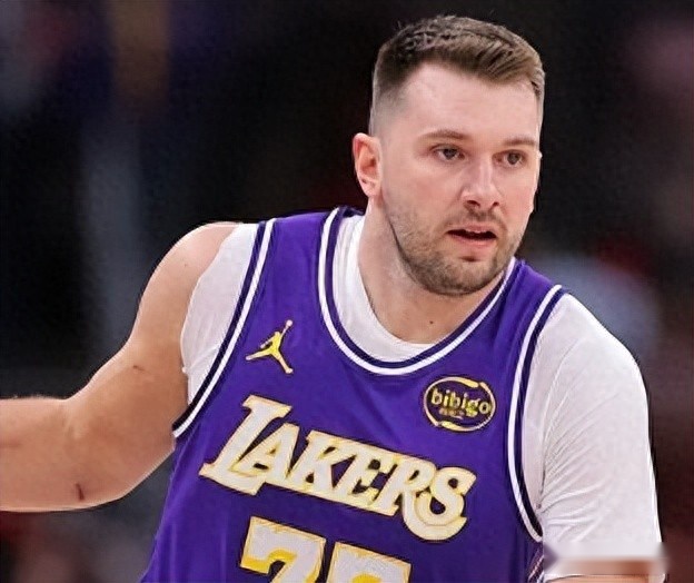 湖人129-118公牛3喜1忧！东契奇+八村垒拾最佳状态，放弃艾顿吧！