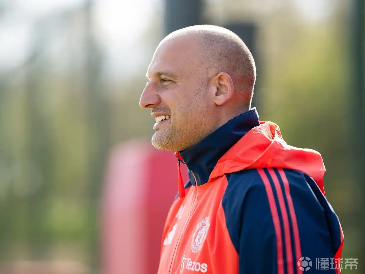 曼联官方：亚当-劳伦斯出任U21主帅，弗莱彻继续执教U18